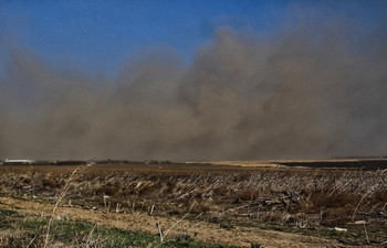 A sandstorm / Spring extreme wind and sandstorm