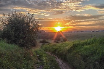 Die Sonne steigt ... / ***