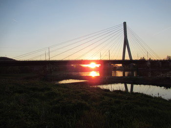 https://www.joergsfotografischeaugenblicke.de/ / Sonnenuntergang an der Elbe in Radebeul