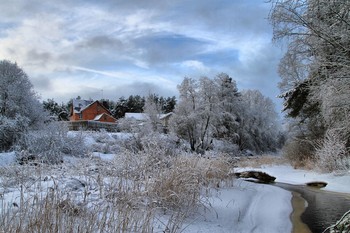 Haus am Fluss / ***