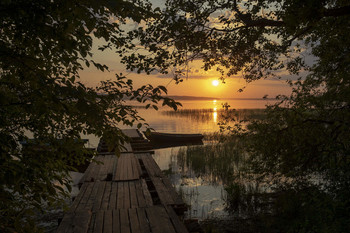 Sonnenuntergang auf dem See / ***