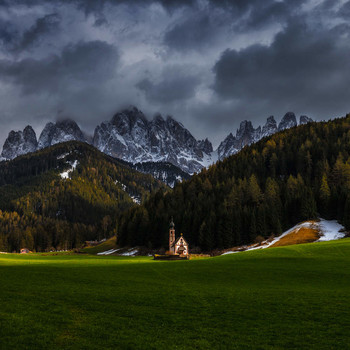 &nbsp; / Val Di Funes, Italy