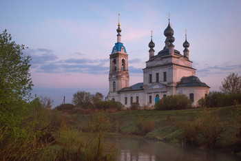 Morgen in das Dorf Savinskoe / ***