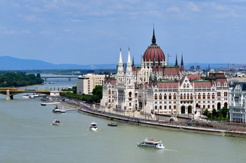 Budapest / ***