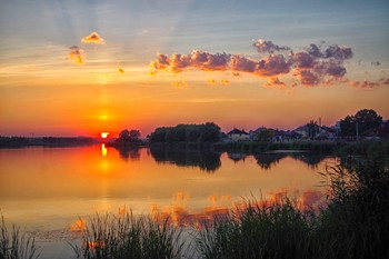 Sonnenuntergang auf dem See / ***