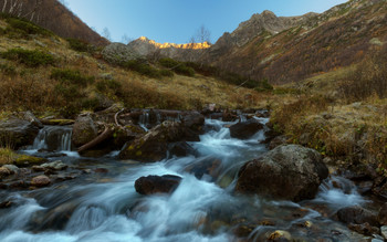 Herbst Morgendämmerung / ***