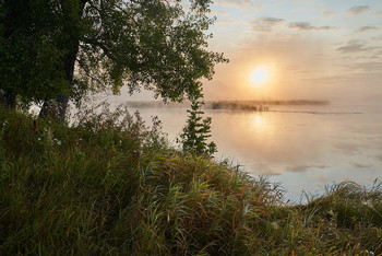 Dämmerung über dem See / ***