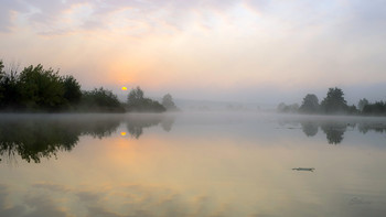 Herbst Morgengrauen. / ***