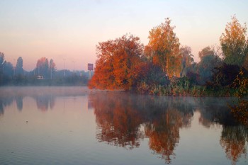 Herbst Morgendämmerung / ***