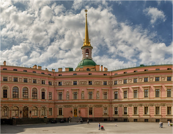 Mikhailovsky Schloss / ***