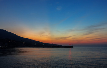 Leuchtturm von Jalta / ...