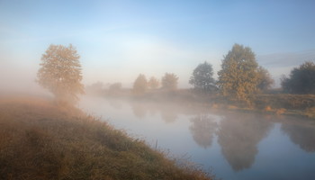 Herbst Morgendämmerung / ***