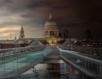 Where night follows day / St Paul's Cathedral, London, UK