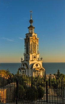 Temple-Leuchtturm / https://jeduvkrym.ru/hram-mayak-nikolaya-chudotvortsa-v-malorechenskom-krym/