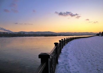 Sonnenuntergang auf dem Wasser / ***