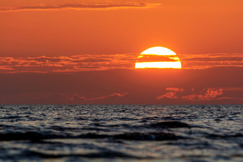 Sonnenuntergang auf dem See / ***