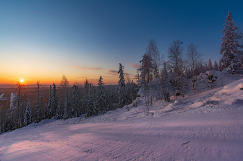 Winterdämmerung / ***