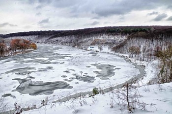 Winter river / ***