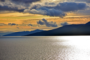 Sky against landscape / Auf einer Norwegen Kreuzfahrt sah ich die wunderschöne Bergwelt des skandinavischen Staates und oftmals auch den passenden Himmel dazu, es war einfach nur ein Traum