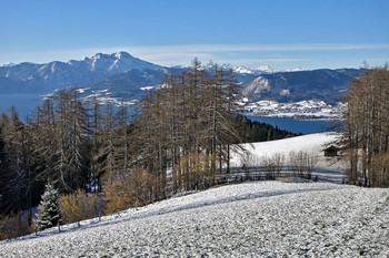 Winterlandschaft / Blick zum Attersee