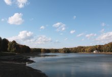 Haus am See oder auf der anderen Seite / ____