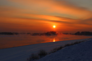Frostiger Sonnenuntergang / ***