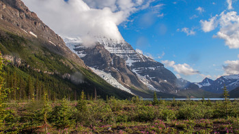 Shrouded in Mist / A perfect summer day. Mountains, lakes, forest and a glacier. Who can ask for more?