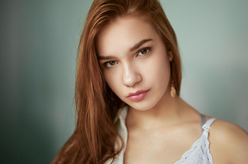 / ***