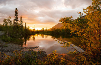Dämmerung auf dem See / ***