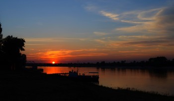 Abend auf dem Fluss / ***