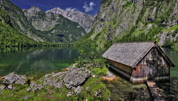 Bootshütte am See / aus Berchtesgaden