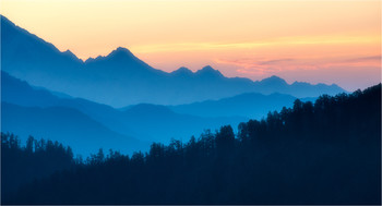 Sonnenaufgang im Himalaya / ***