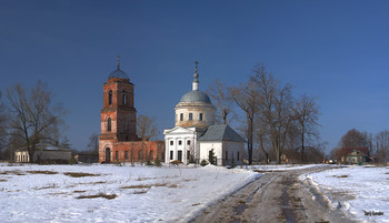 Land Kirche / ***