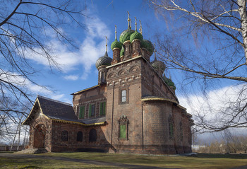 Kirche des Hl. Johannes des Täufers / ***