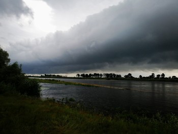 Der Sturm kommt / ***