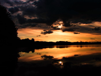 Sonnenuntergang auf dem See / ***