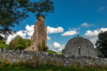 DUNMOE CASTLE / ***