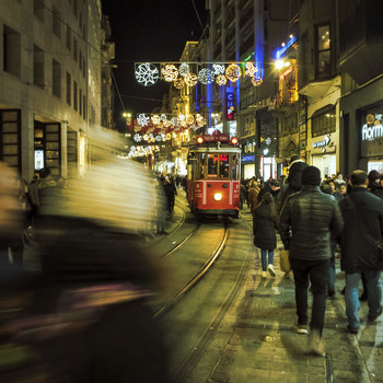 Die letzte Straßenbahn / ***