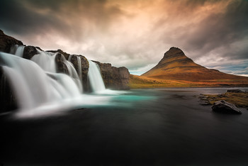 &nbsp; / Kirkjufell and Kirkjufellsfoss. 
One of the most iconic places in Iceland.