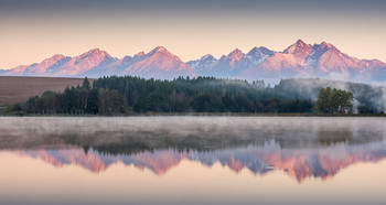 Morning at the pond / Small pond under the mountains :)