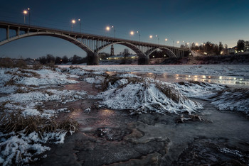 Brücke / ***