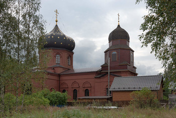 Kirche St. Nikolaus / ***