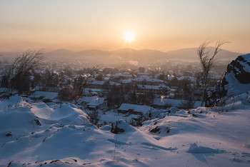 Frostiger Sonnenuntergang / ***