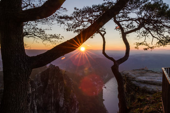 sächsische Schweiz / Sonnenaufgang über der Bastei