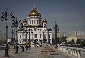 ROAD TO THE TEMPLE / ...