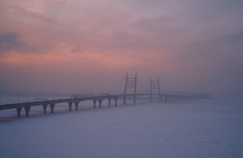 Sonnenaufgang über dem Fluss / ***