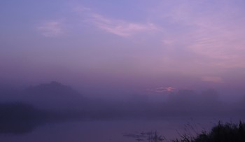 Sonnenaufgang auf dem Fluss / ***