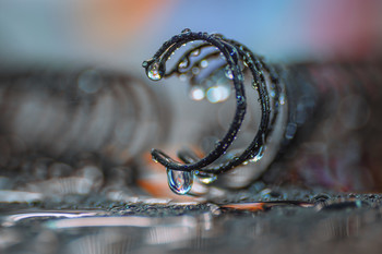 Desencuadernar bajo la lluvia. / Muelle para el olvido.