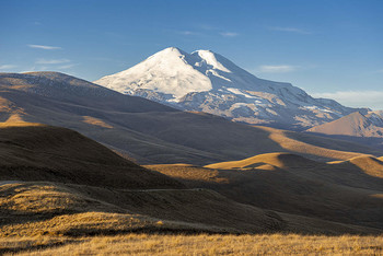 Elbrus (5642 m) / ***