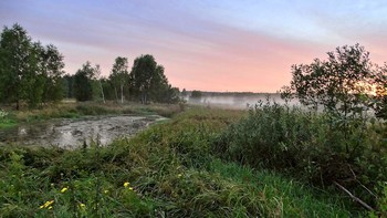 Im Morgengrauen ist es noch still / ***